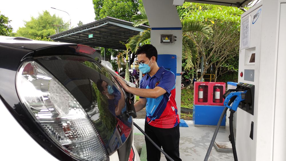 Roadblocks To Indonesia’s Electric Vehicle Ambitions